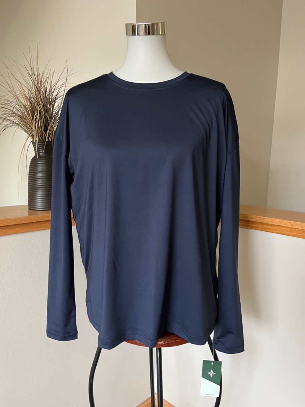 Tuckernuck TNuck Long Sleeve Sport Boyfriend T-Shirt. XL Navy